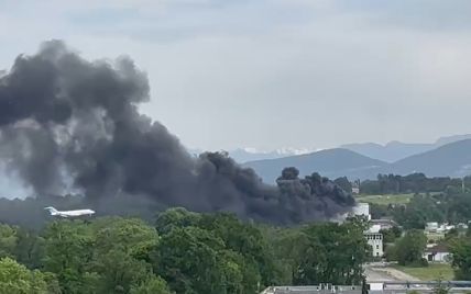 Біля аеропорту Женеви спалахнула величезна пожежа: горіло приміщення для шукачів притулку: відео