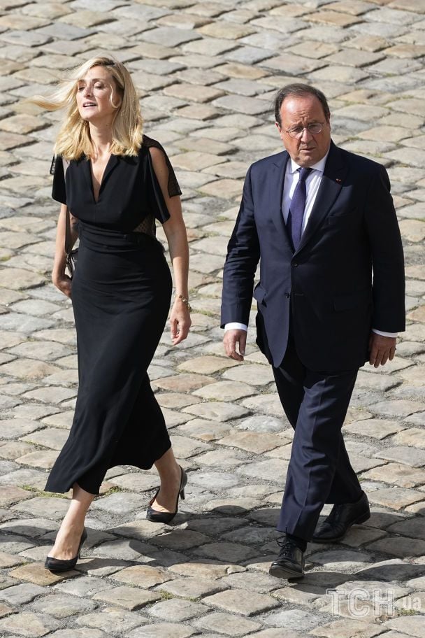 Експрезидент Франції Франсуа Олланд та Жюлі Гає / © Associated Press