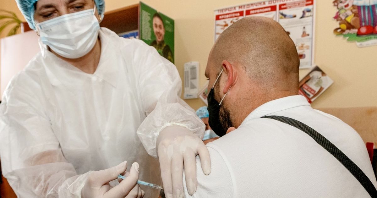 У Києві щеплення від коронавірусу будуть робити в "Епіцентрі"