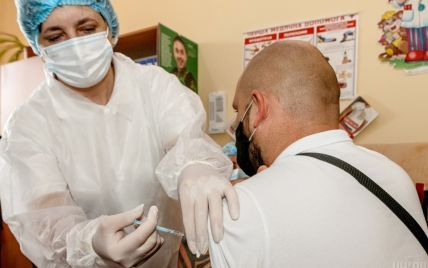У Києві щеплення від коронавірусу будуть робити в "Епіцентрі"