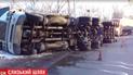У Києві фура "втратила рівновагу" та ледь не розчавила "Газель"