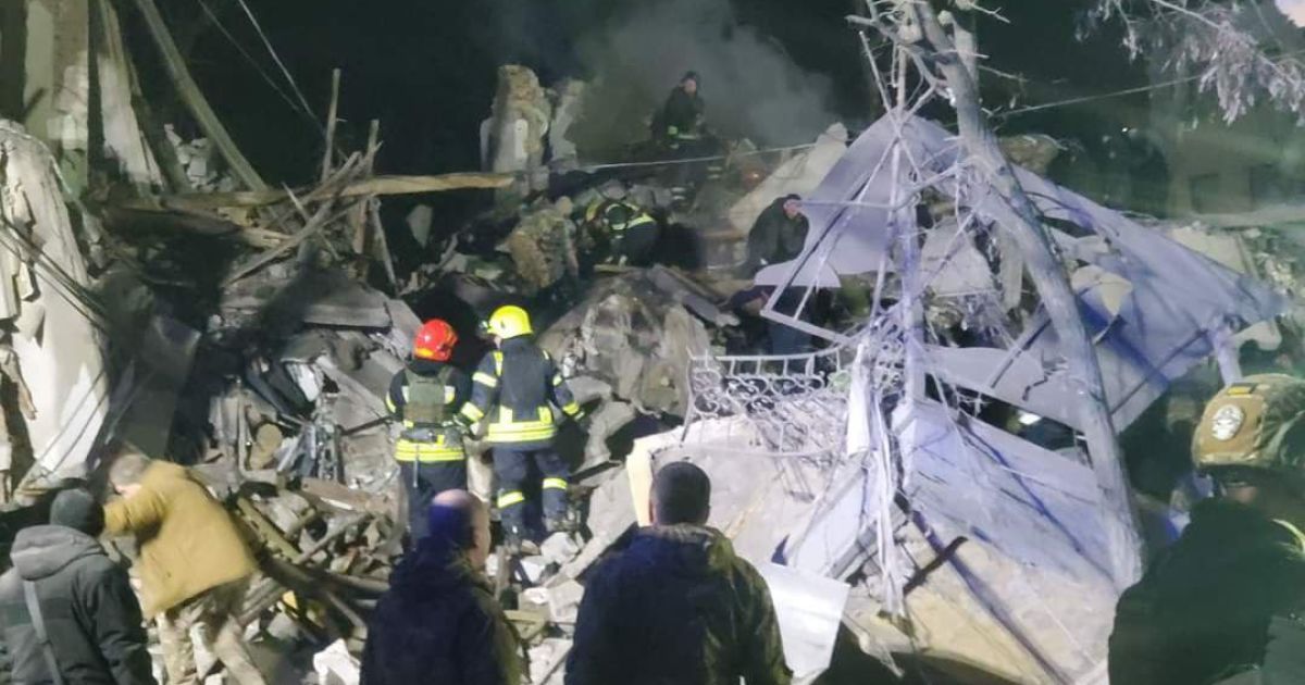 Окупанти вдарили ракето по житловому будинку в Краматорську