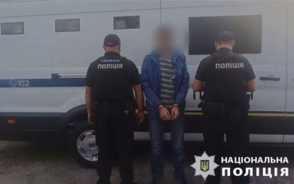 Встромив ножа у серце і зізнався матері: на Київщині сталося жорстоке убивство