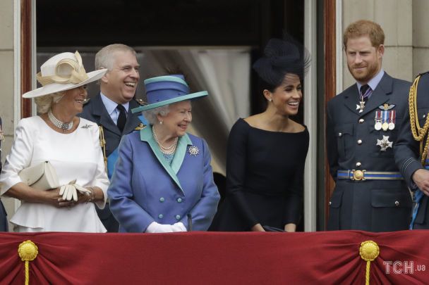 Принц Гаррі зі своєю родиною у Великій Британії / © Associated Press