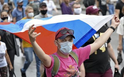 Росія не може впоратися з хворими на COVID-19, влада знову розгортає тимчасові госпіталі