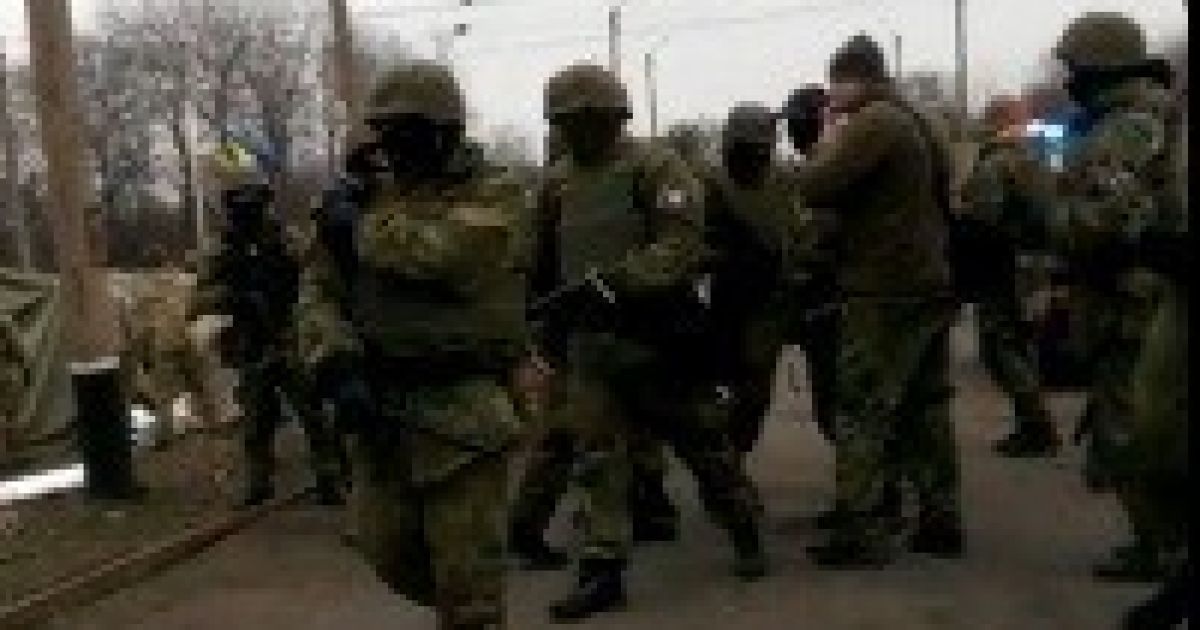 В Сети появились первые видео разгона блокады Донбасса в Кривом Торце
