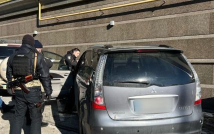 В Киеве мужчина устроил стрельбу из-за конфликта на дороге: фото