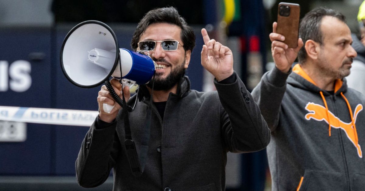 Салван Моміка на мітингу у Швеції 2023 року