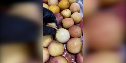 Простой способ очищения персиков от кожуры