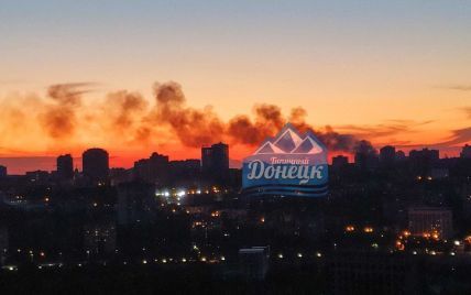 Во временно оккупированном Донецке загорелся пожар на российских складах оружия: фото, видео