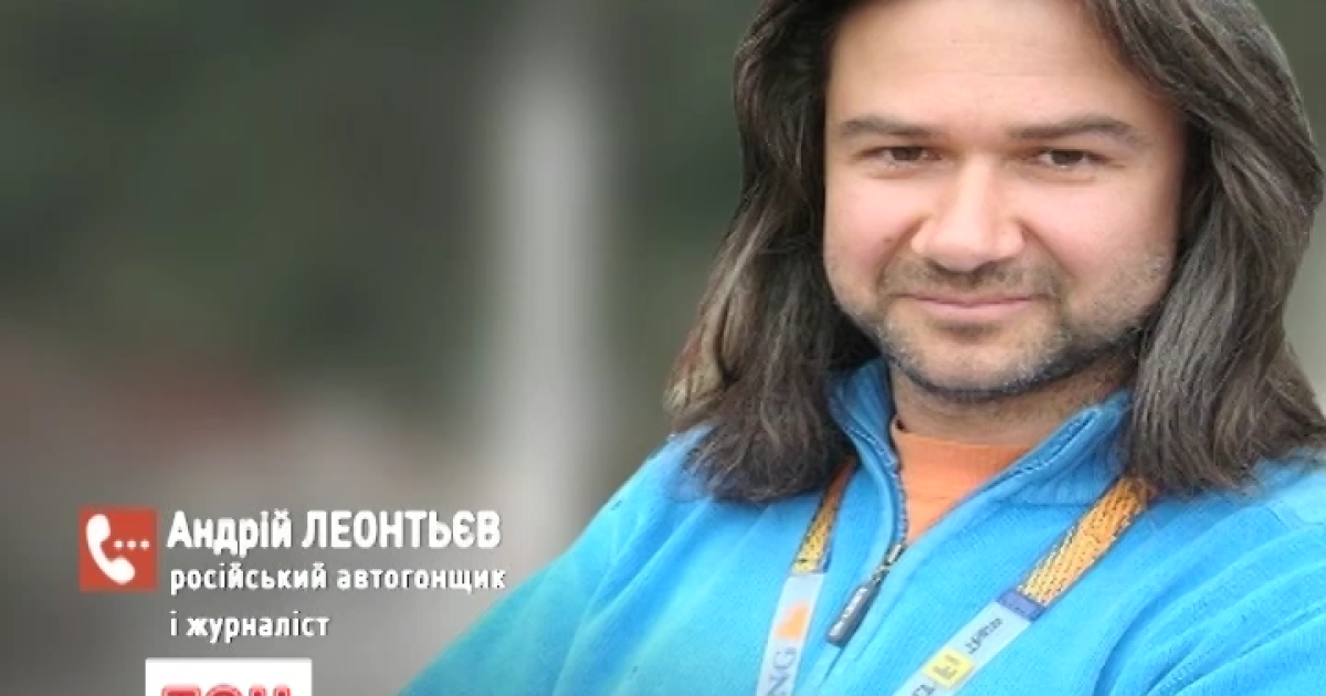 Автогонщики любят гонять по льду на Байкале