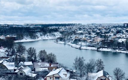 Сніг та сильний вітер на Київщині: синоптики попередили про різку зміну погоди