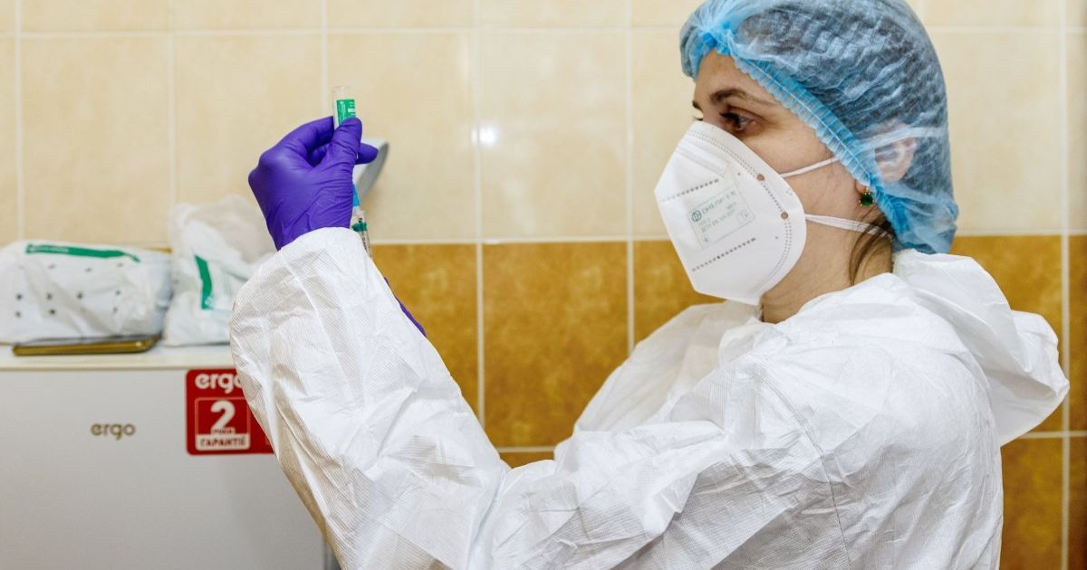 Вакцинація від коронавірусу: в Україні встановили черговий рекорд за добовою кількістю щеплень