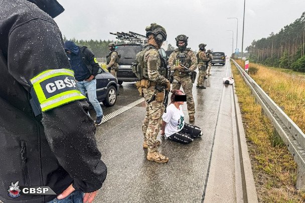 Угрожали убийством и пытали: задержаны украинцы, которые похищали мигрантов