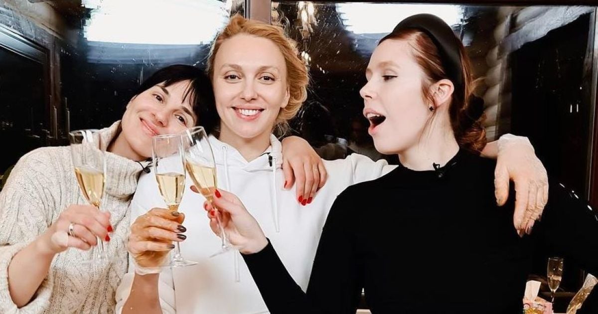 Оля Полякова, Маша Ефросинина и Соня Плакидюк/Instagram moi_sofism