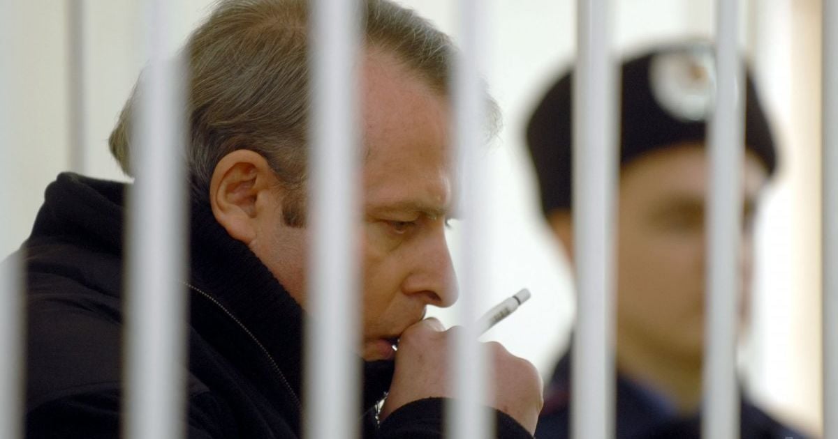 Режим безумной таинственности и охрана с оружием. Как Лозинский выходил на волю