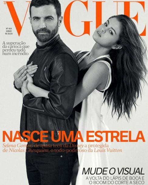 Селена обіймалася із відомим дизайнером / © Vogue Brazil