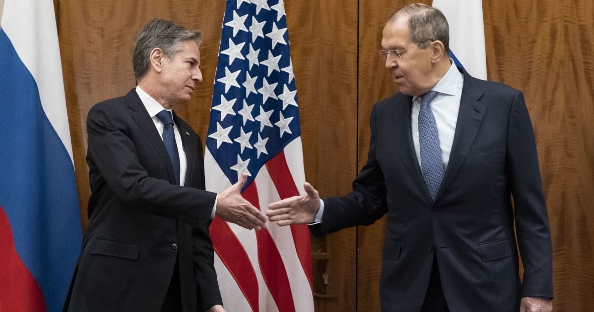 Лавров і Блінкен проведуть телефонну розмову: названо дату
