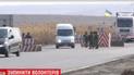 Волонтери об'їздять суворі блокпости в АТО та сміються зі свого статусу нелегалів