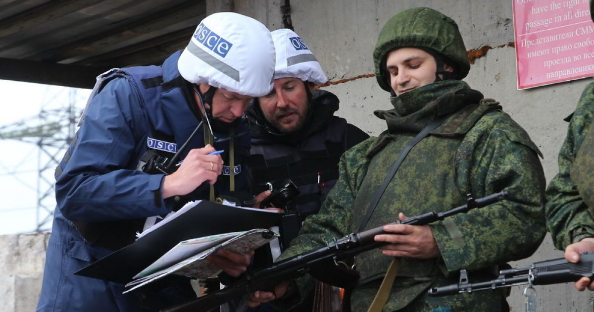 У "ЛНР" показали фото відведення бойовиків від Золотого