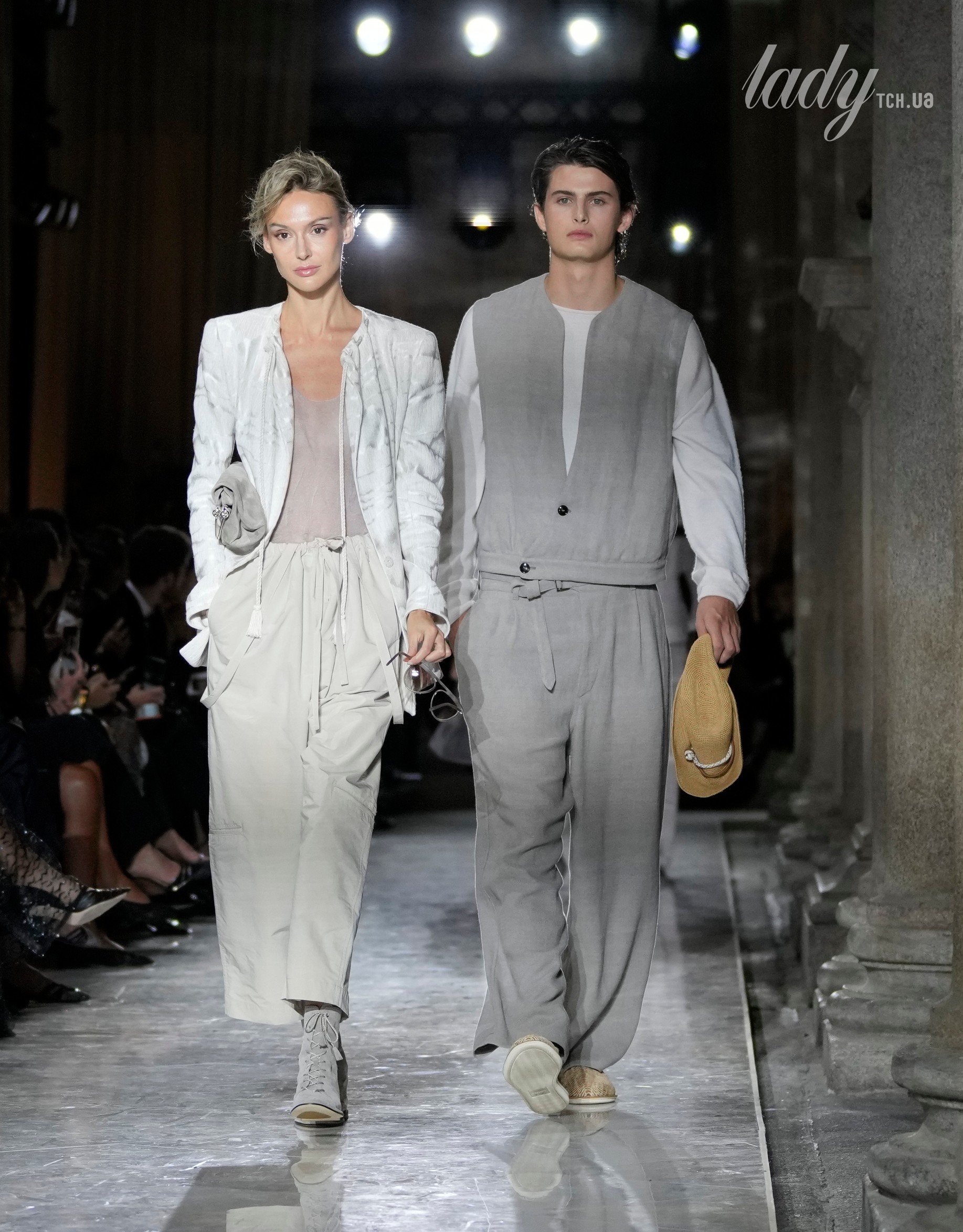Показ Giorgio Armani весна-літо 2026 - цікаві деталі останнього