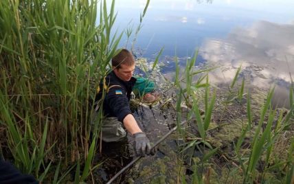 Рятувальники витягли тіло літньої жінки зі ставка у Дніпропетровській області