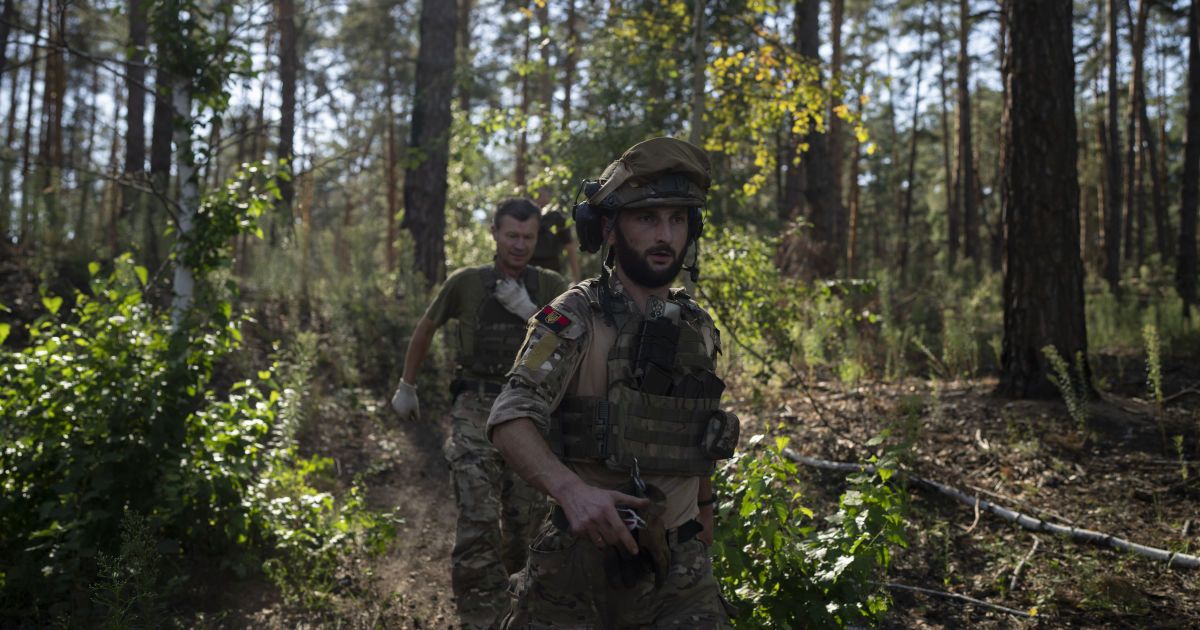 Важно взять Токмак в полуокружение/Associated Press