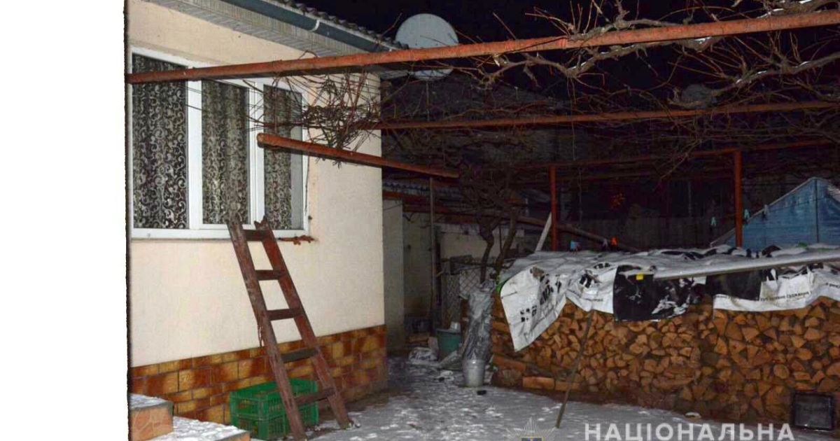 Залізли до будинку та під час пограбування вбили: на Закарпатті знайшли мертвою жінку (фото)