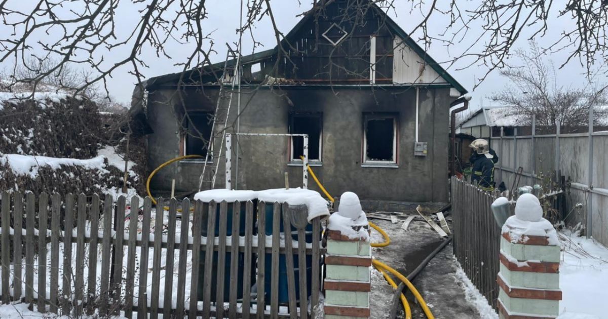 Под Харьковом в пожаре погибла бабушка и ее 9-летняя внучка: в полиции рассказали подробности и показали фото