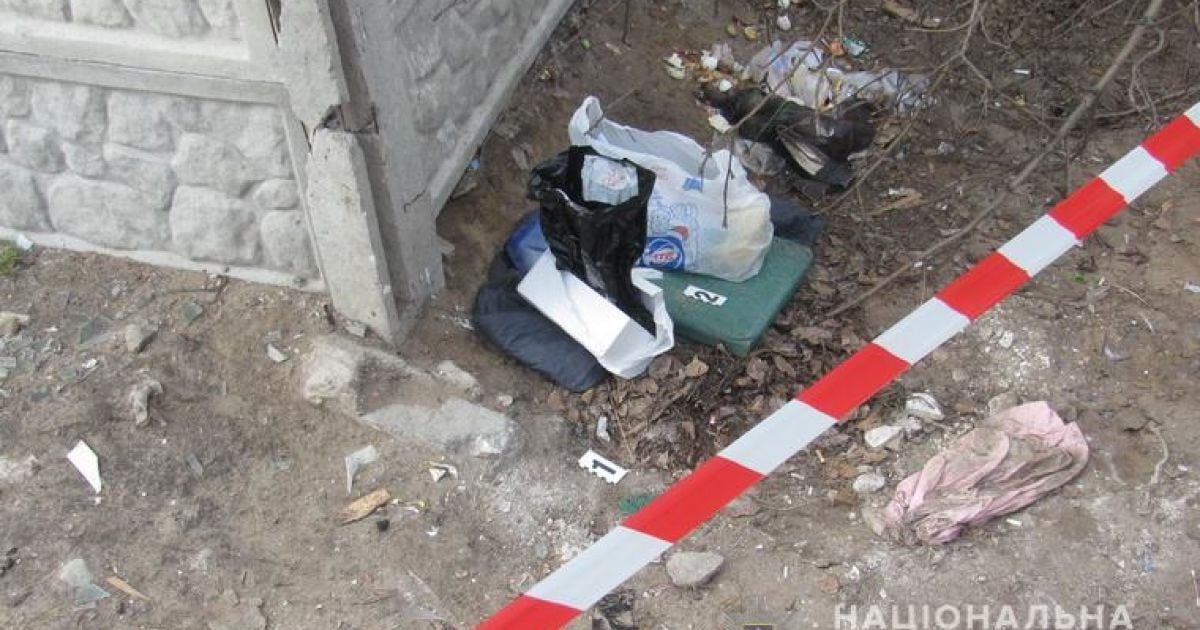Поклала в пакет і викинула у вбиральні: на Одещині породілля позбулася свого немовляти