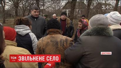 Жителі звільненого села Травневе в зоні АТО жаліються на байдужість чиновників