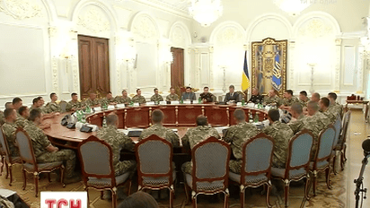 Петр Порошенко наградил украинских бойцов, которые освобождали Славянск и Краматорск