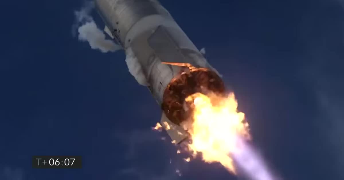 Прототип космічного корабля SpaceX для польотів на Марс та Місяць вибухнув після посадки: відео