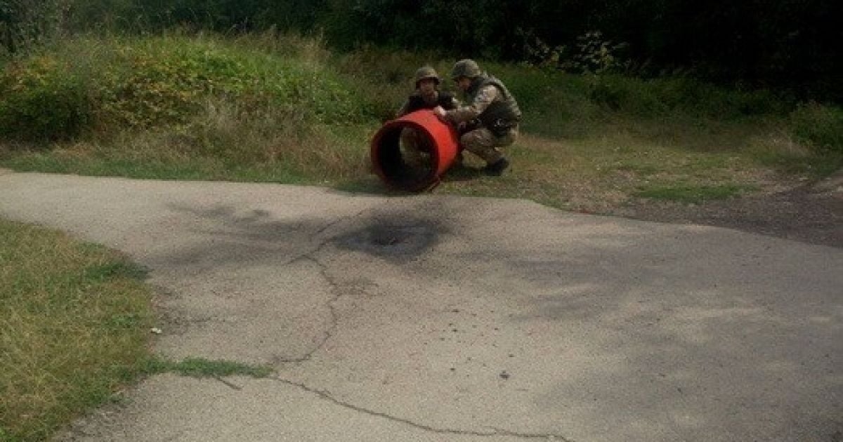 У Івано-Франківську просто під пішохідним мостом знайшли вибухівку