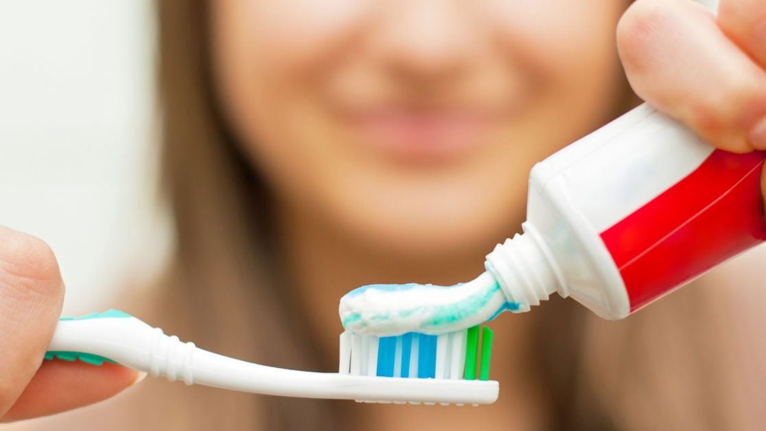 Лучшие отбеливающие зубные пасты в - рейтинг паст для отбеливания зубов | Роскачество