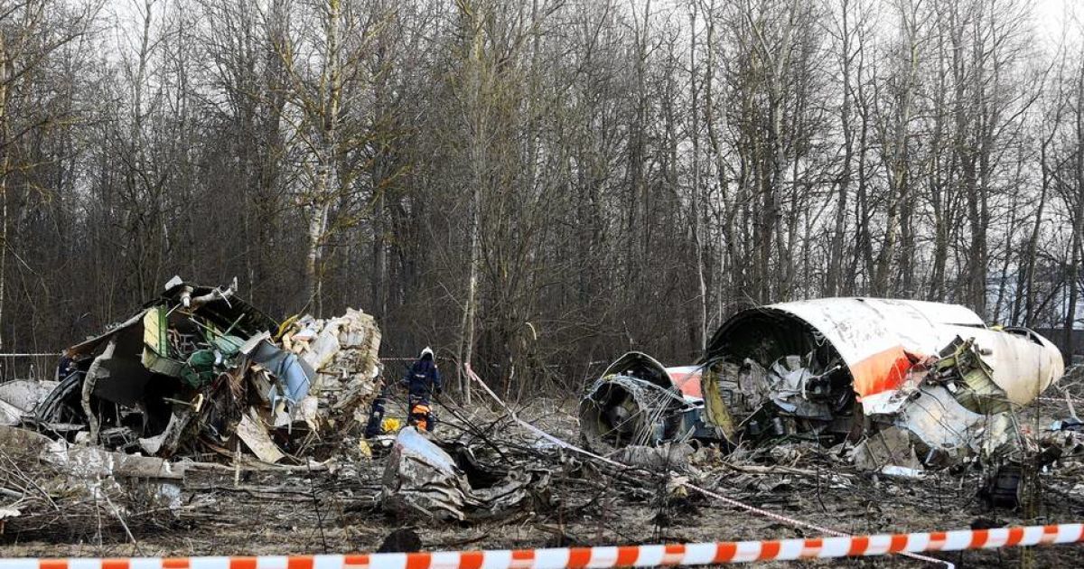 Министр обороны Польши назвал трагедию под Смоленском терактом