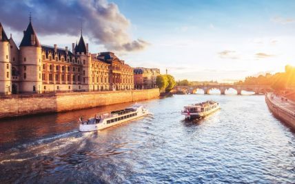 В Париже откроется первый в мире плавучий арт-центр