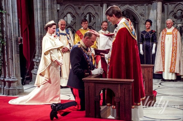 23 червня 1991 року відбулася урочиста церемонія посвячення короля Норвегії Гаральда V та королеви Соні / © Getty Images