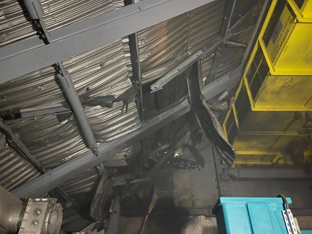 Дрон с фугасной боевой частью пробил укрытие на ЧАЭС / © ГСЧС в Киевской области