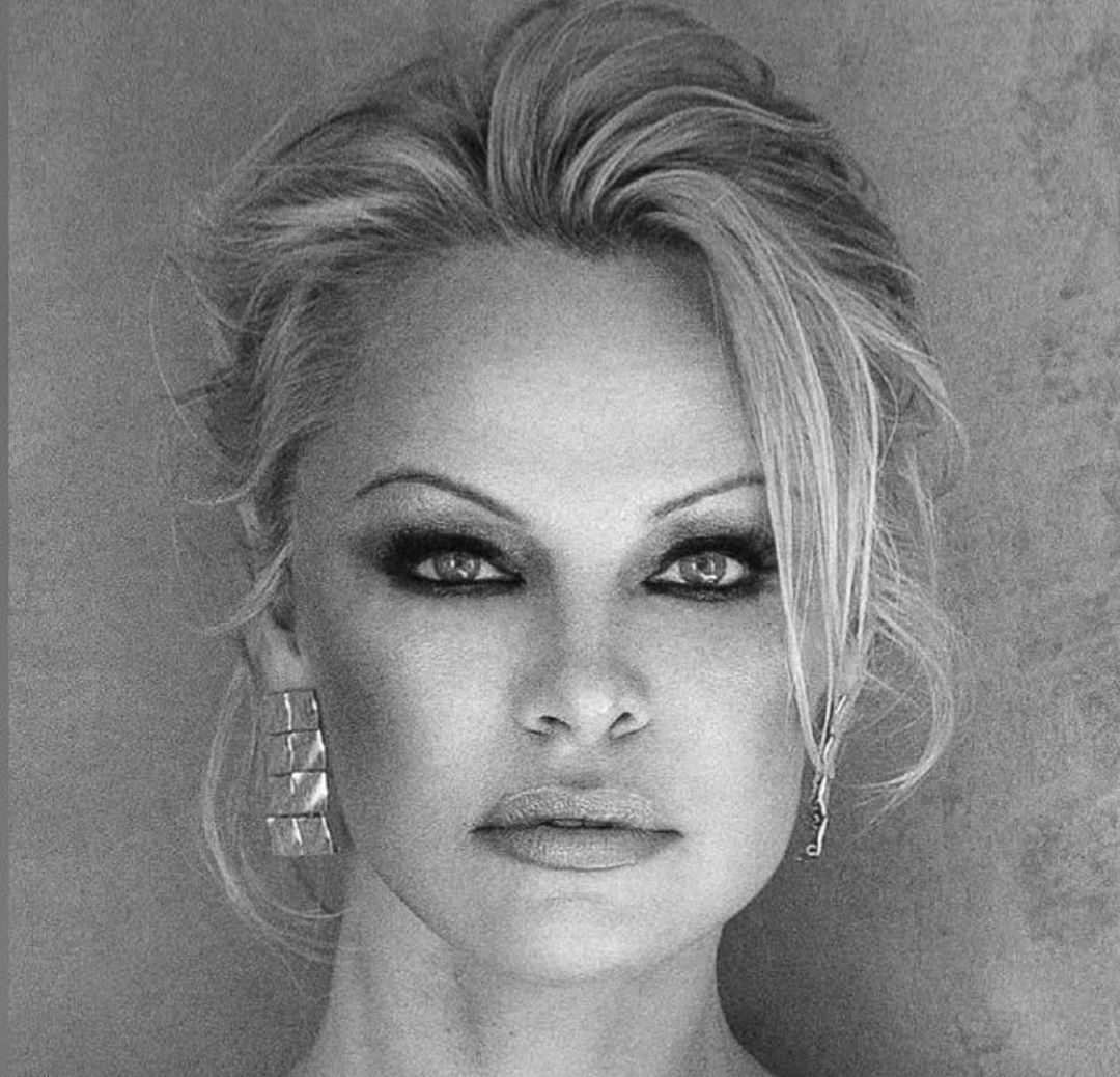 Черно Белый Фото Сет Грудастой Pamela Anderson