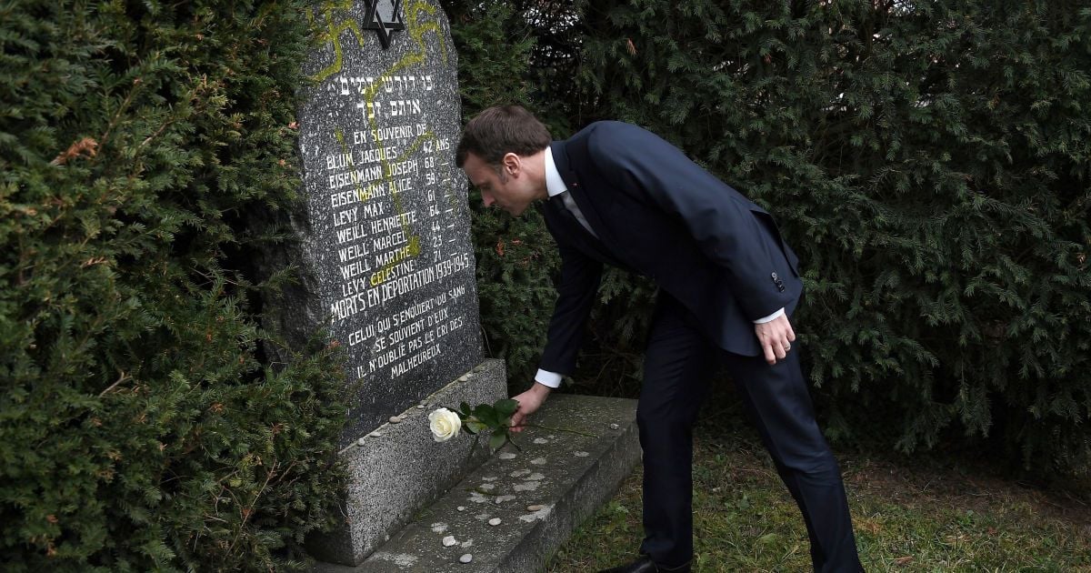 Макрон і свастика_1 / © Associated Press