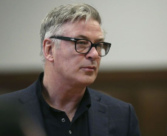 Алек Болдвін буде зобов'язаний виплачувати кошти сину вбитої ним Галини Гатчінс
