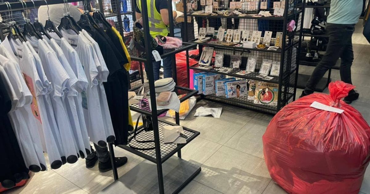 У Києві брендовий одяг ввозили під видом гуманітарки