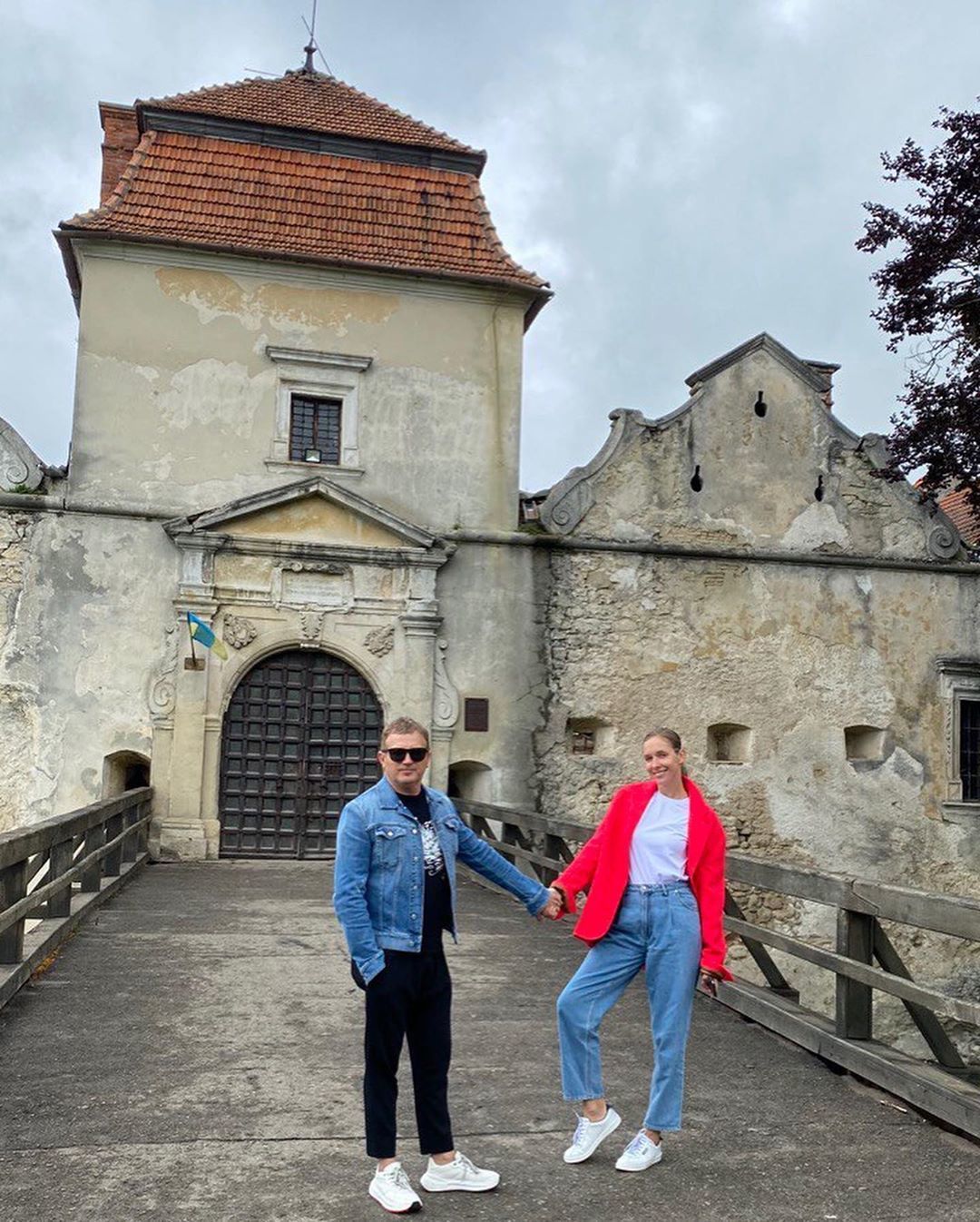 Әйелдің кеудесін қалай сору туралы бейне