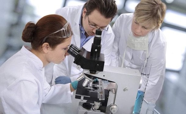 На яких умовах науковці в Україні виходять на пенсію 2026 року, які правила діють