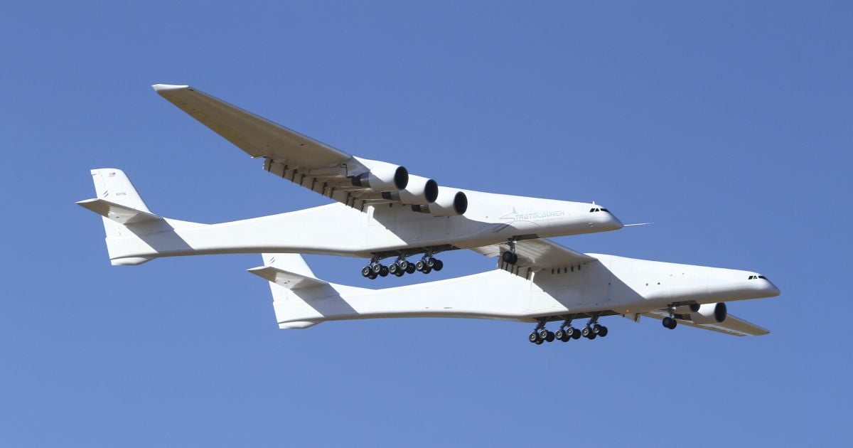 В США впервые в небо поднялся самый большой в мире самолет Stratolaunch