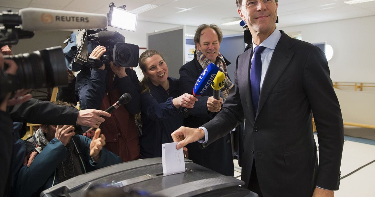 Премьер Нидерландов после референдума пообещал тщательно пересмотреть соглашение с Украиной