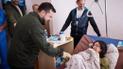 Президент Володимир Зеленський та 16-річна Катерина Власенко, яка була обстріляна окупантами, фото / ОПУ