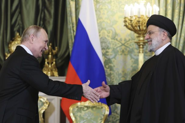 Vladimir Putin e Ibrahim Raisi / © Associated Press