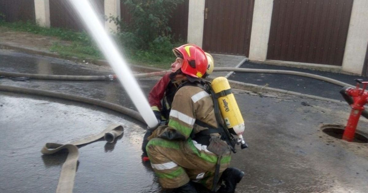 Пожежа на Ясногірській у Києві_3 / © Управление ГСЧС Киева